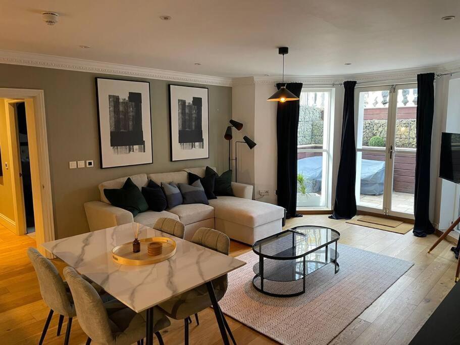 Stunning Apartment By The Leas, West End Фолькустоун Экстерьер фото