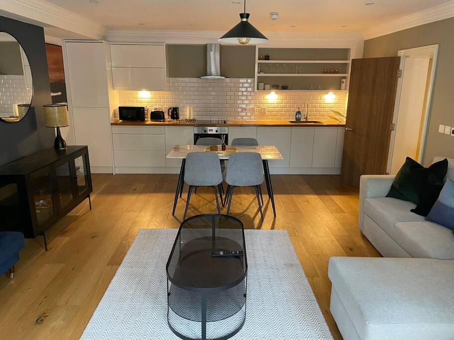 Stunning Apartment By The Leas, West End Фолькустоун Экстерьер фото